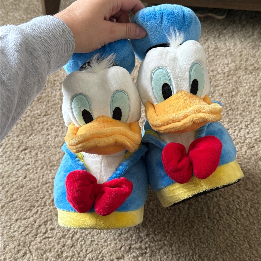 Disney Happy Feet Donald Duck slippers